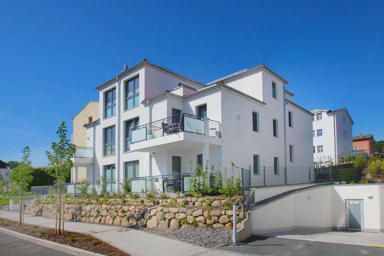 Zentrale Fewo Mit Terrasse, Gratis Nutzung Vom Ahoi Erlebnisbad Und Sauna In Sellin - Villa Anni Fewo 02 괴렌 외부 사진