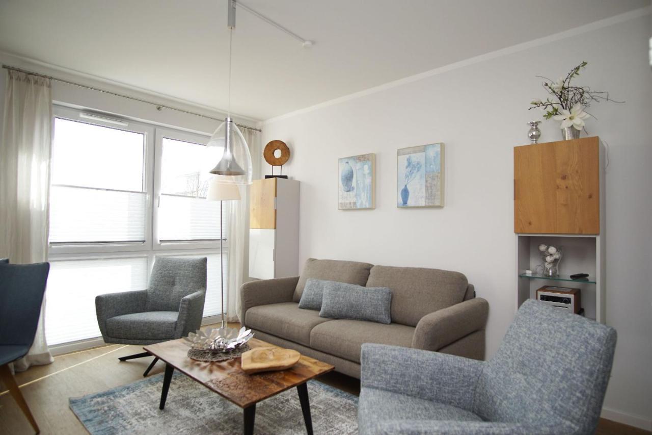 Zentrale Fewo Mit Terrasse, Gratis Nutzung Vom Ahoi Erlebnisbad Und Sauna In Sellin - Villa Anni Fewo 02 괴렌 외부 사진