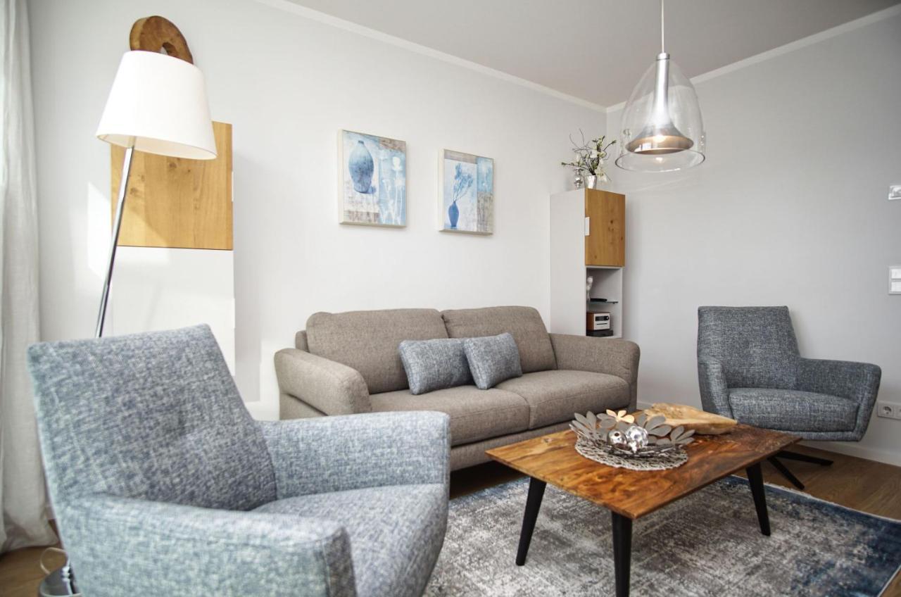 Zentrale Fewo Mit Terrasse, Gratis Nutzung Vom Ahoi Erlebnisbad Und Sauna In Sellin - Villa Anni Fewo 02 괴렌 외부 사진