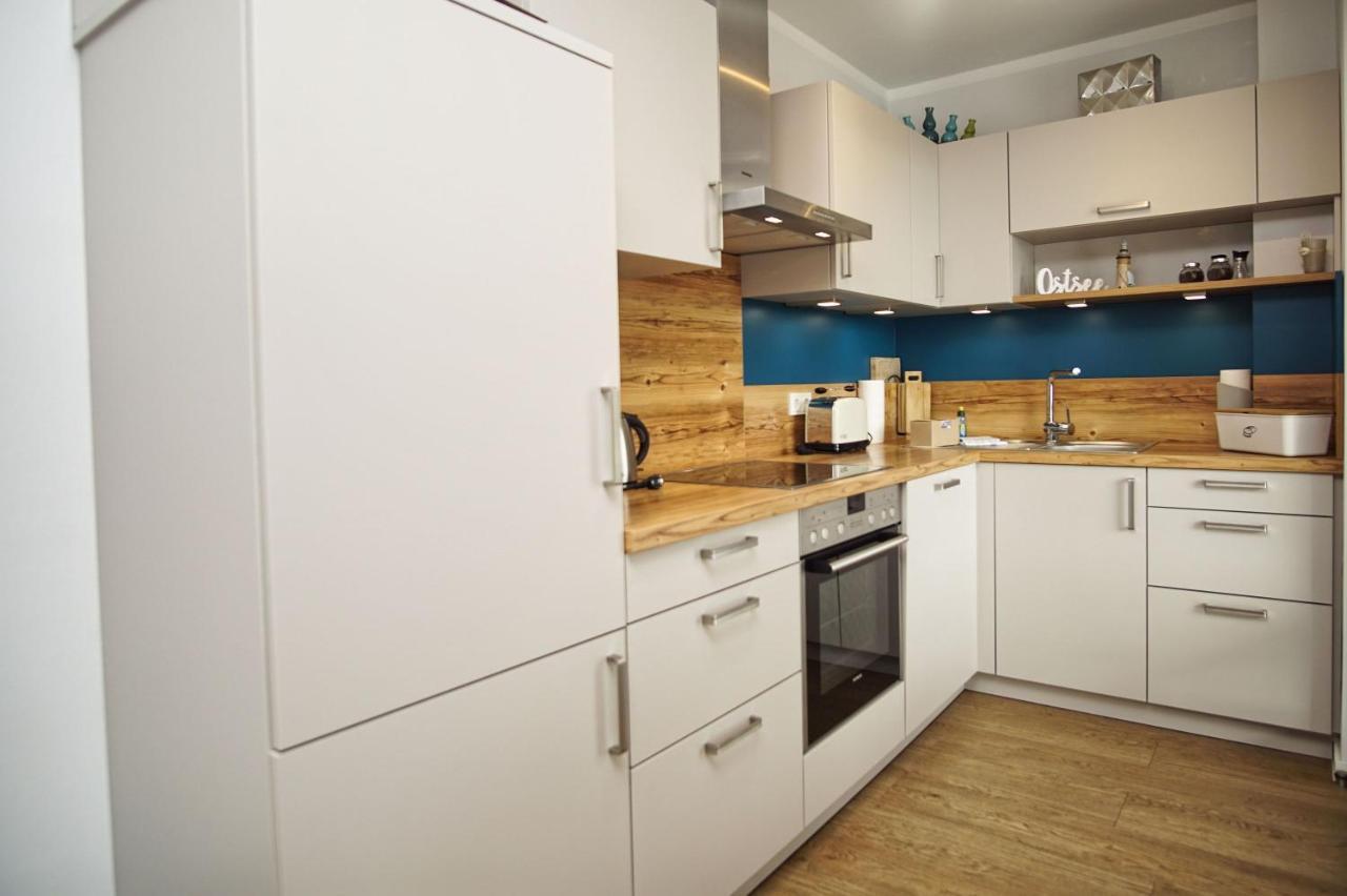 Zentrale Fewo Mit Terrasse, Gratis Nutzung Vom Ahoi Erlebnisbad Und Sauna In Sellin - Villa Anni Fewo 02 괴렌 외부 사진